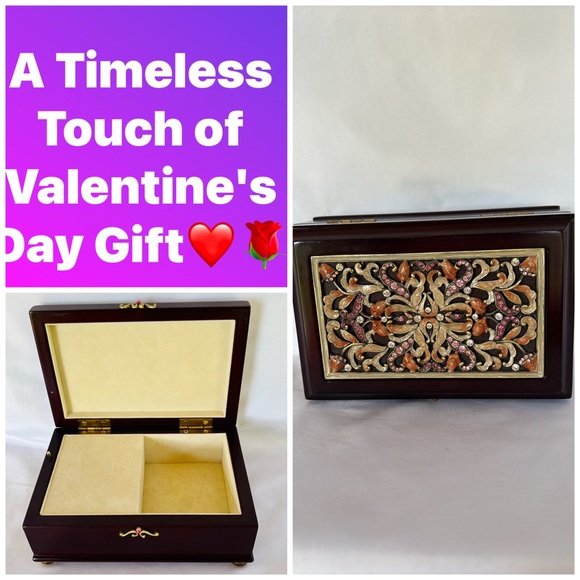 LIKE NEW ❤️ STUNNING STONES EMBROIDERY LID TIMELESS CLASS CHARM WOODEN MUSIC BOX - Picture 4 of 15